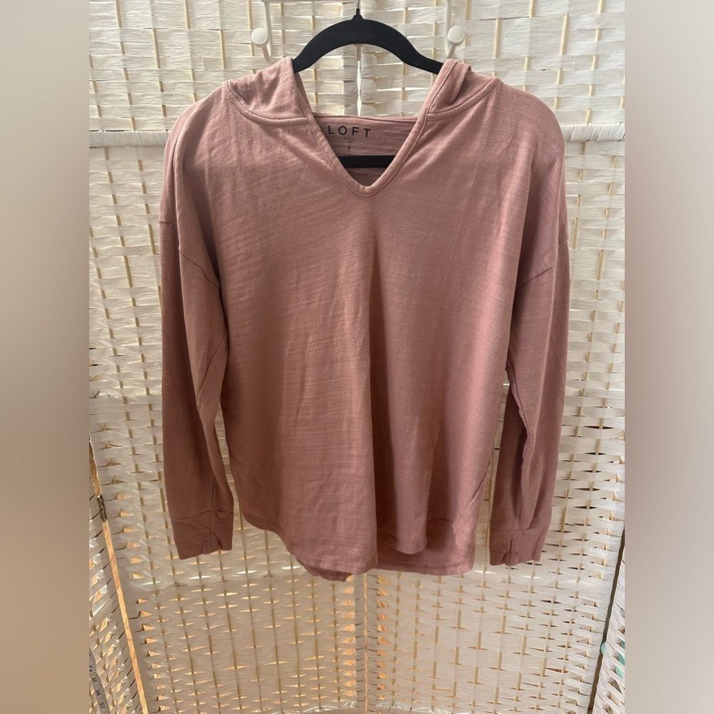 Loft hooded pullover size s 💯 cotton euc salmon in color‎